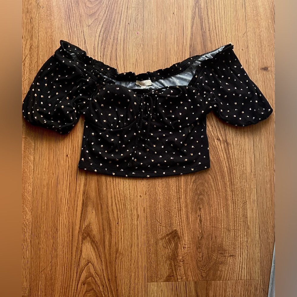 Over the Shoulder Flower black shirt, In size Medium, Brand is from Q, Brand New